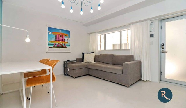 Roami at 250 Collins | Pool | Next to Beach