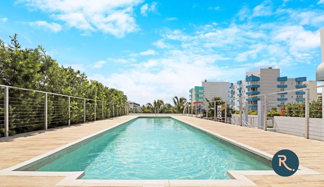 Roami at 250 Collins