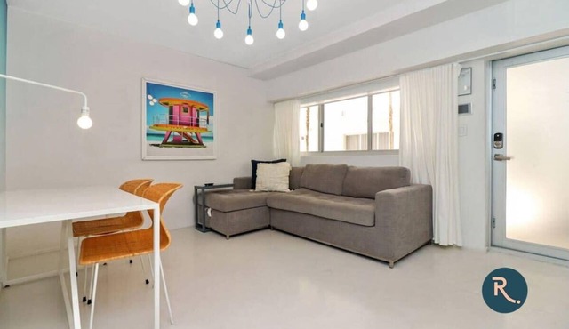 Roami at 250 Collins | Pool | Next to Beach |1 Bed