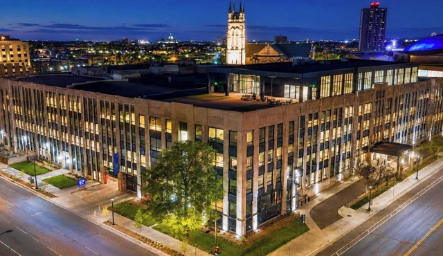Roami at Century Plaza | 5BR combo | sleeps 12