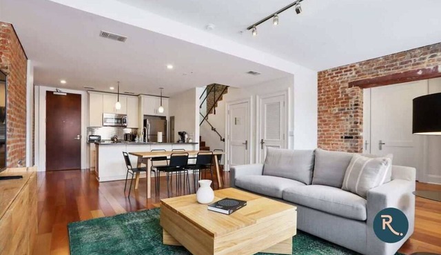 Roami at Factors Row in Bourbon St. | 3BR
