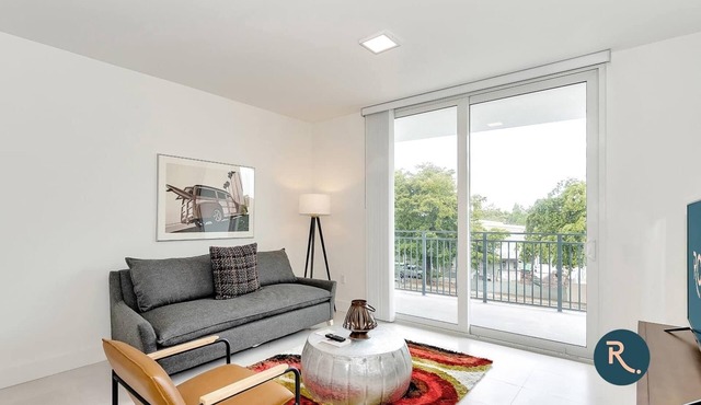 Roami at Grove 27 | Coconut Grove | 1BR