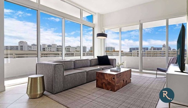 Roami at Sunny Isles | Rooftop Pool | 3 Bedroom