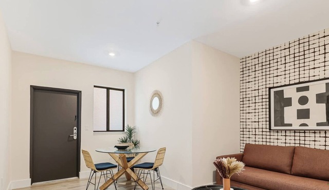 Roami at The Palace | 2 Bedroom | King
