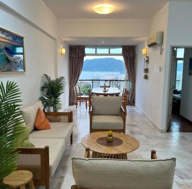 Roamia Retreat - Tropical house