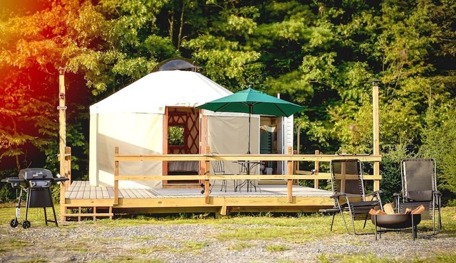 Roan Mountain Glamping Yurt, Ideal to Hike the Appalachian Trail