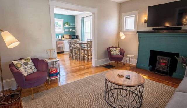 Roanoke Speakeasy: Downtown Charm near Greenways