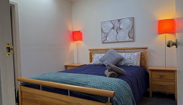 Roantree House 4BR Secure yard Most Central