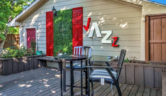 ROARING 20's Jazz Themed 2,400 SF House