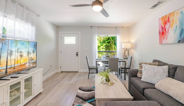 Roaring Palms - Open, Airy, Perfectly Located