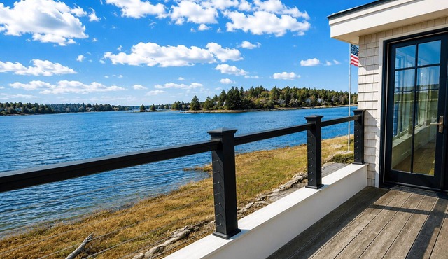 Robbin's Island - Panoramic Waterviews
