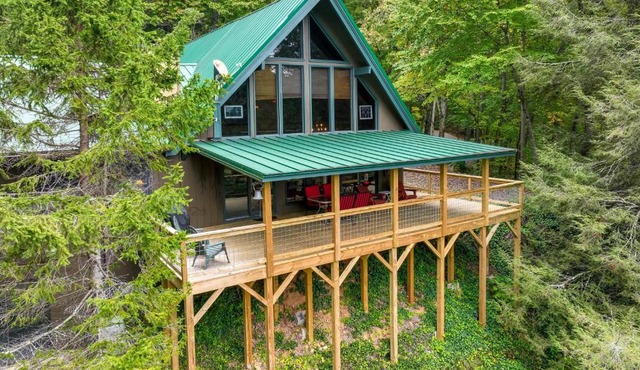 Robbinsville Vacation Rental with Covered Balcony