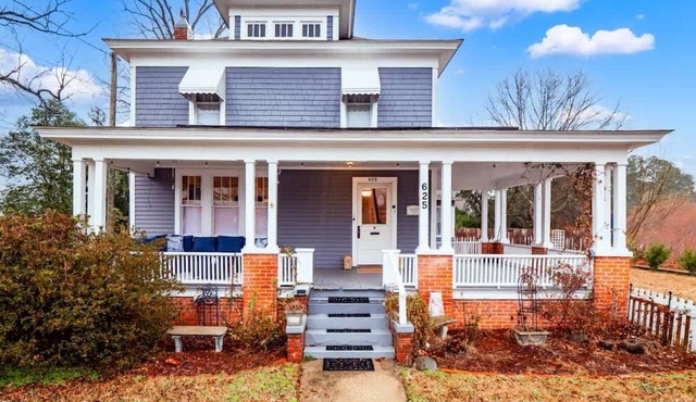 Roberson House -Private Pool -Walk to DT-Sleeps 12