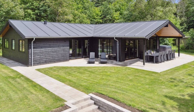 "Robert" - 30km from the sea by Interhome