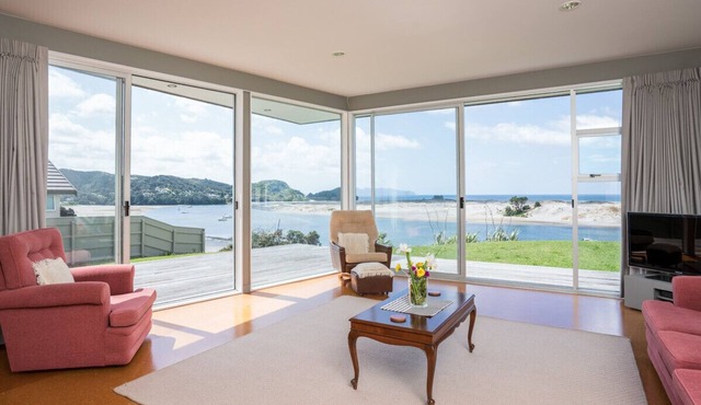 Roberts Retreat - Mangawhai Holiday Home