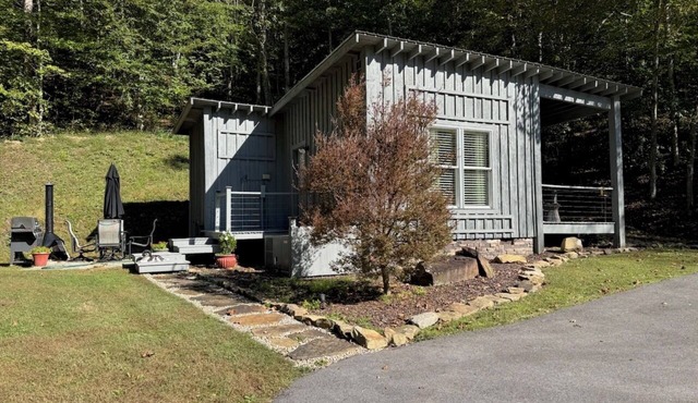 Robertson Ridge Hideaway Cottage