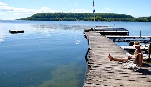 Robertson's Cottages Door County Waterfront Resort Sportsman's Home Dog Friendly