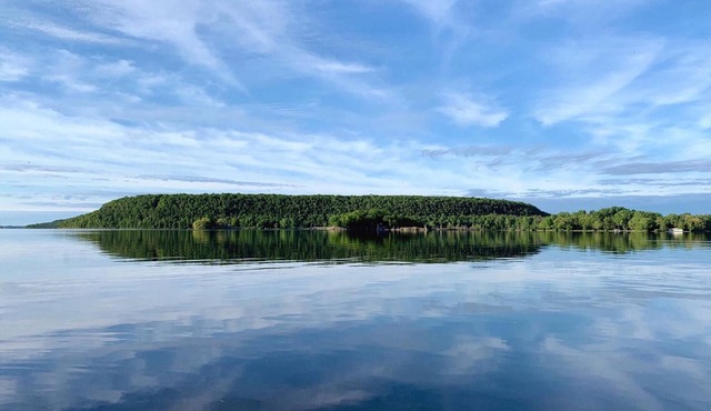 Robertson's Cottages; Door County Waterfront Resort/Pineaire Home, Dog Friendly