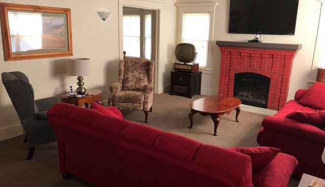 Robertson Villa 2BR Cozy Cottage with Full Kitchen