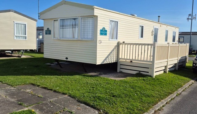 Robin Hood 3-Bed Caravan, Sleeps 8, Pet Friendly