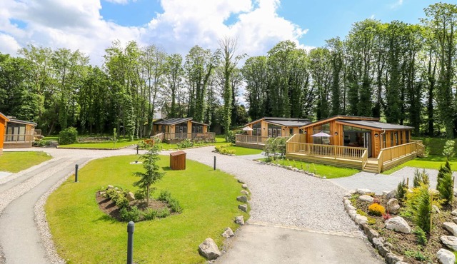 ROBIN LODGE, family friendly, character holiday cottage in Gargrave