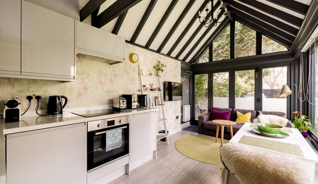 Robin's Nest, 1 bedroom near Wimbledon