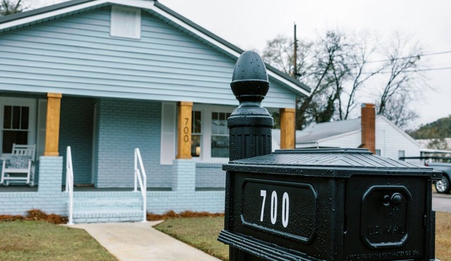 Robin's Nest- Historic Downtown Oxford- 2BR/1BA