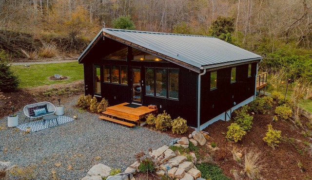 Robin's Nest Retreat in charming Weaverville