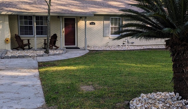 Robin's Nest Savannah