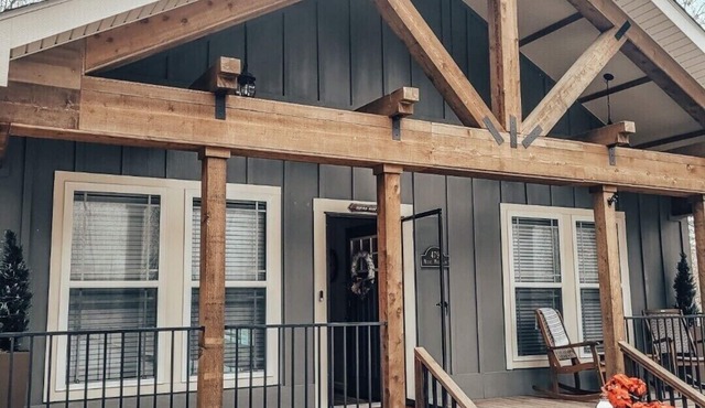 Robin’s Nest Cabin- quiet cove on Lake Hamilton