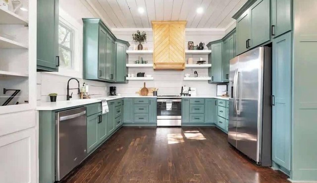 Robinhood Lodge, Modern Family Getaway