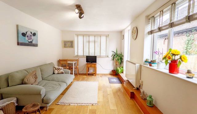 Robins Rest, Billingshurst - sleeps 4 guests in 2 bedrooms