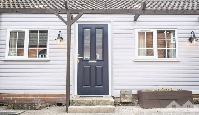 Robinson Apartment - a 1 bedroom apartment that sleeps 2 to 4 guests