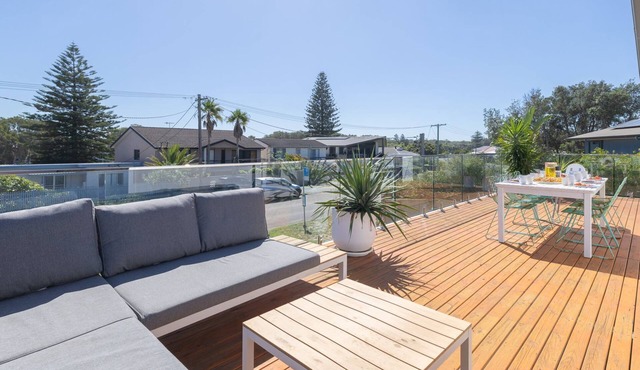 Robinson Retreat, 3 Robinson St - 4 bedrooms, 2 bathrooms, air con and Wi-Fi