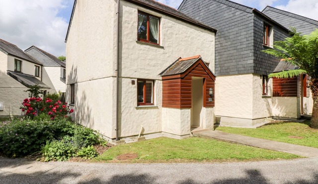 ROBINSWOOD, pet friendly, with a garden in Falmouth