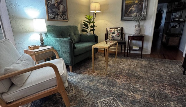 ROBYN’S NEST🪺 🪺 n2 bedroom in the heart of beautiful historic Central Gardens.