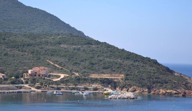 Roc A Mare Galeria sea view apartment, quiet, air conditioning, wifi, beach 200m away