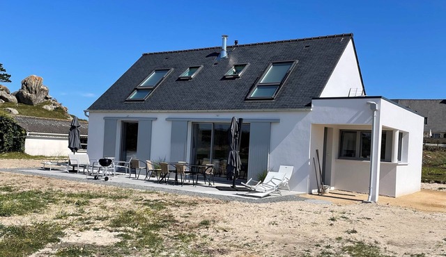 Roc'h Kleguer Bihan house a few steps from the sea