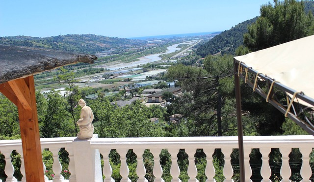 ROCABEL AUTHENTIC CHARM SOUTH-FACING PANORAMIC VIEW OF THE VALLEY AND SEA