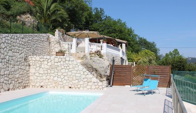 Rocabel" holiday home with water views