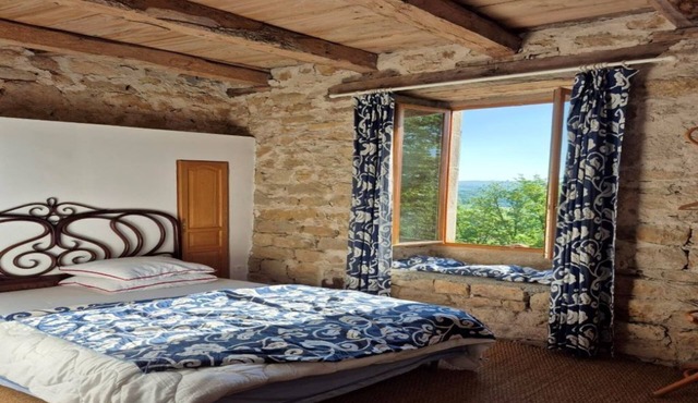 Rocamadour-Padirac. House 2 Bedrooms. Sleeps 5. Charming.