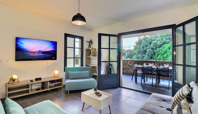 Rocca Bella – Escape by the Sea and Vineyards