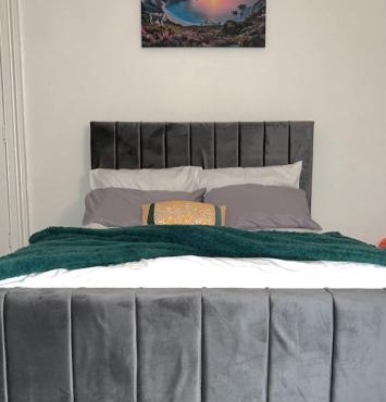 Rochdale Hideaway - Huge 5 Bedroom House