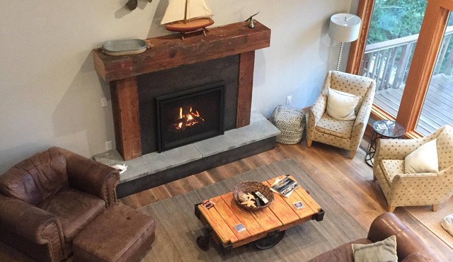 Roche Harbor Bayfront Escape: Luxe Retreat with Kayaks, Deck & Wildlife Views