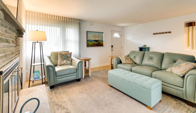 Rochester Family Home - Walk to Lake Ontario!