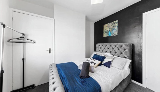 Rochester family retreat near castle & cafés. A tastefully decorated cosy home.