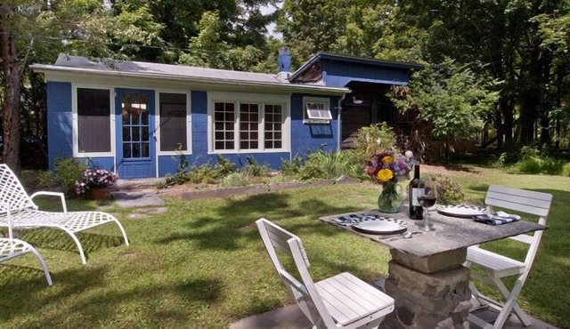 Rock City Writer’s Studio: Historic Nordic Sauna Walk to town!
