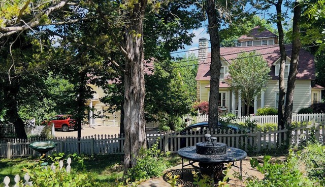 Rock Cottage Gardens Bed & Breakfast