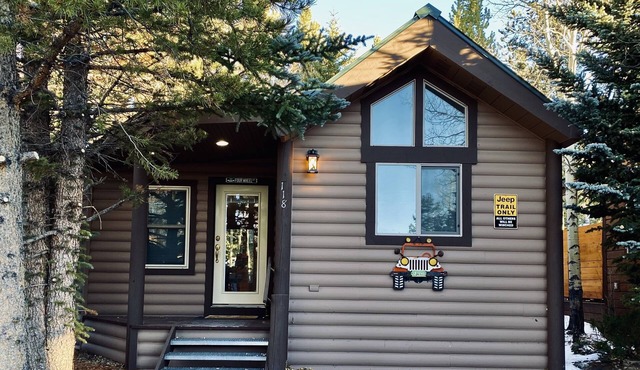 Rock Crawlers Retreat romantic and warm 5 min to Breck on Shuttle route