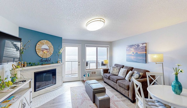 Rock Creek Inn condo on beach with ocean view balcony walk to shops and dining